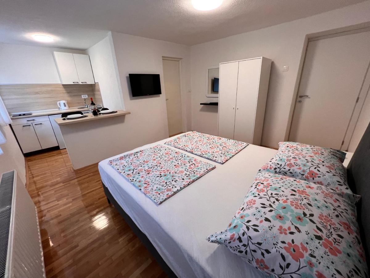 Guest House Kiwi Mostar Esterno foto